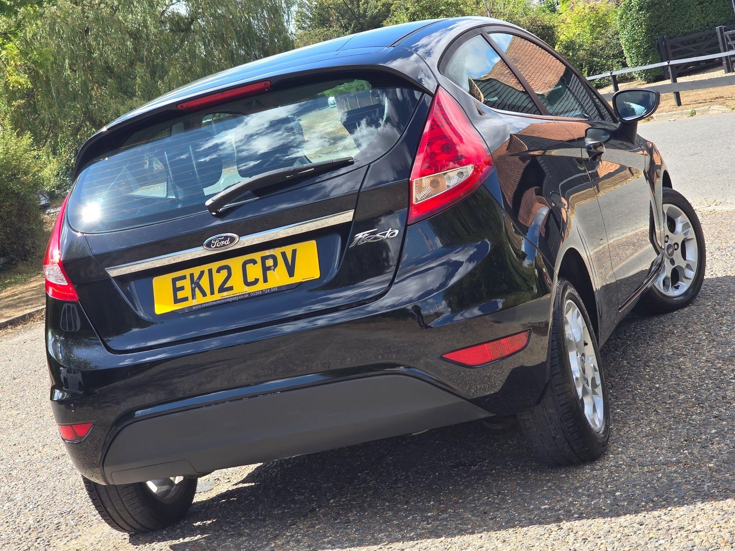 [ berth ]Ford Fiesta