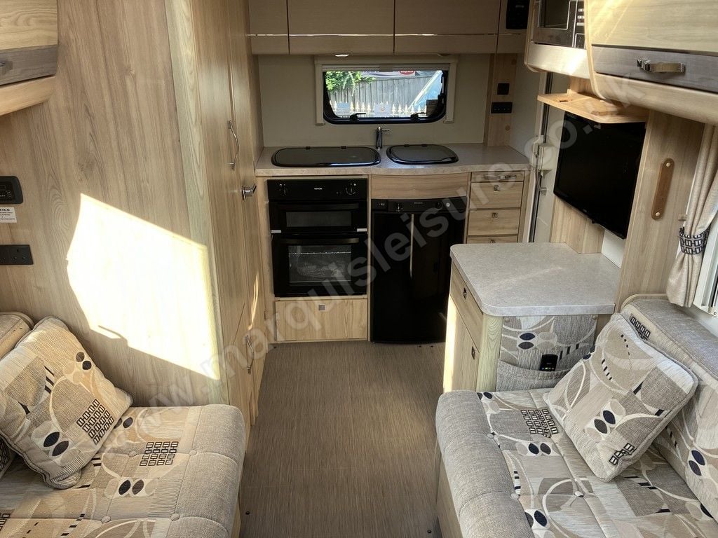 Elddis Majestic 115 2016 for sale - Motorhomes & Caravans in Newbury