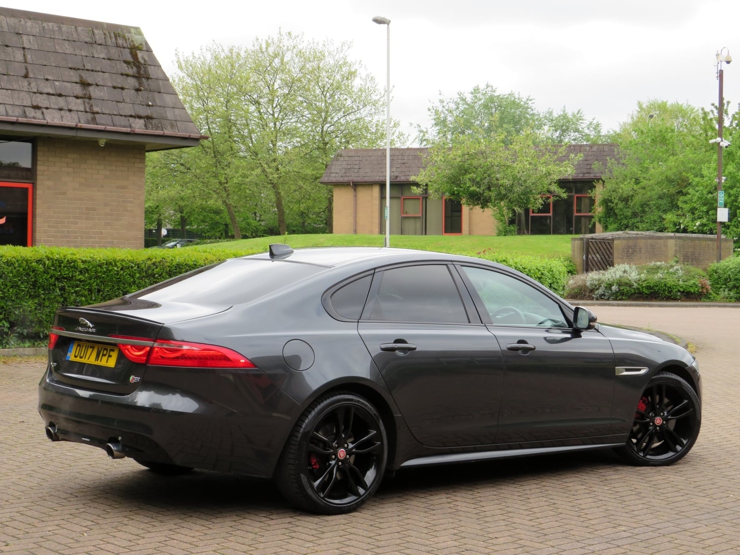 [ berth ]Jaguar XF