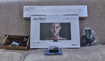 AVTEX SMART TV WITH SOUNDBAR MOUNT AND ACCESSORIES