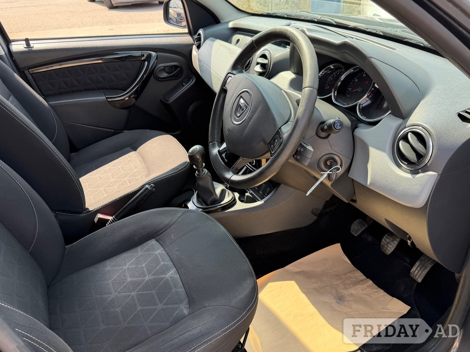 [ berth ]Dacia Duster