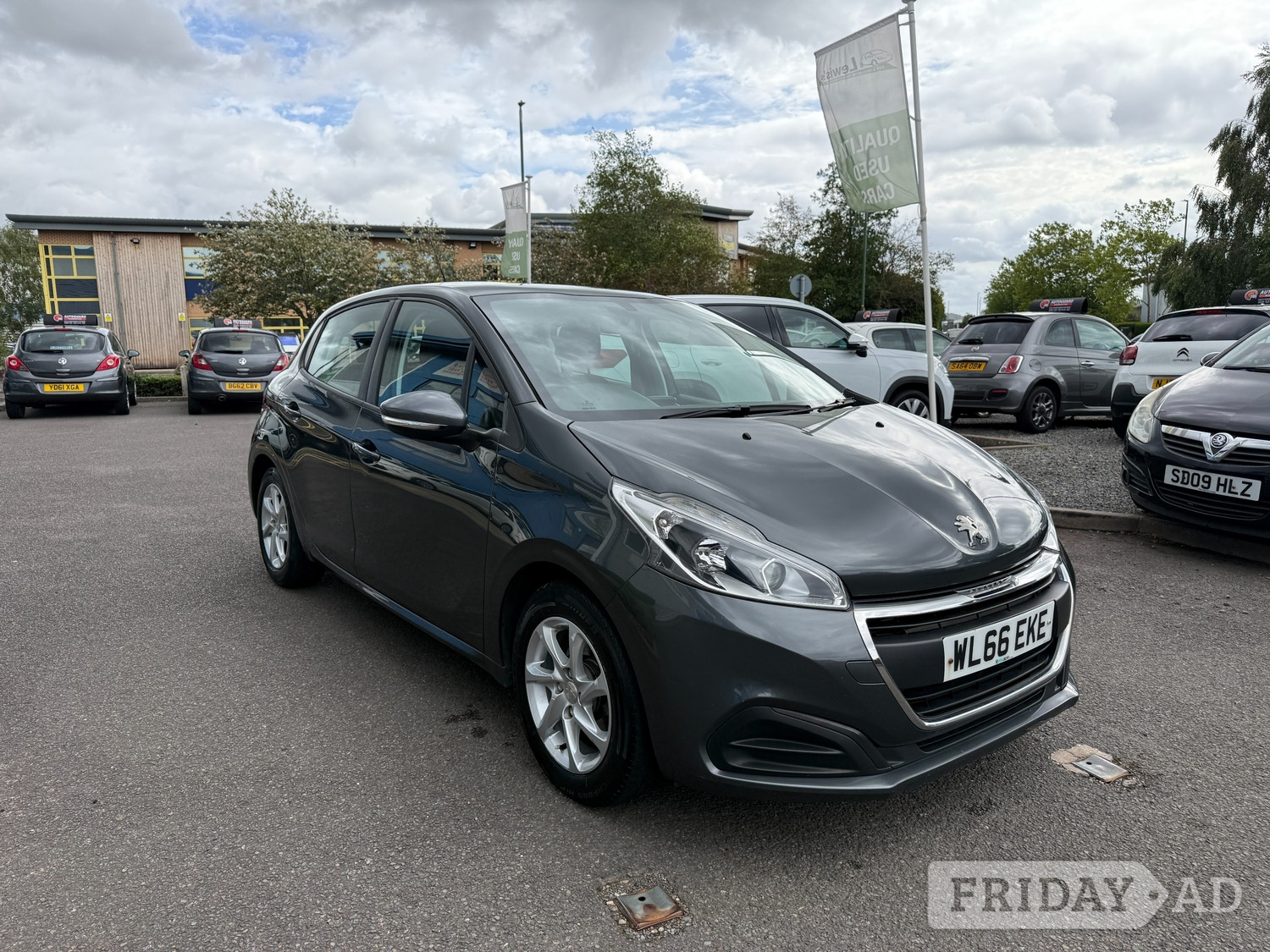 [ berth ]Peugeot 208