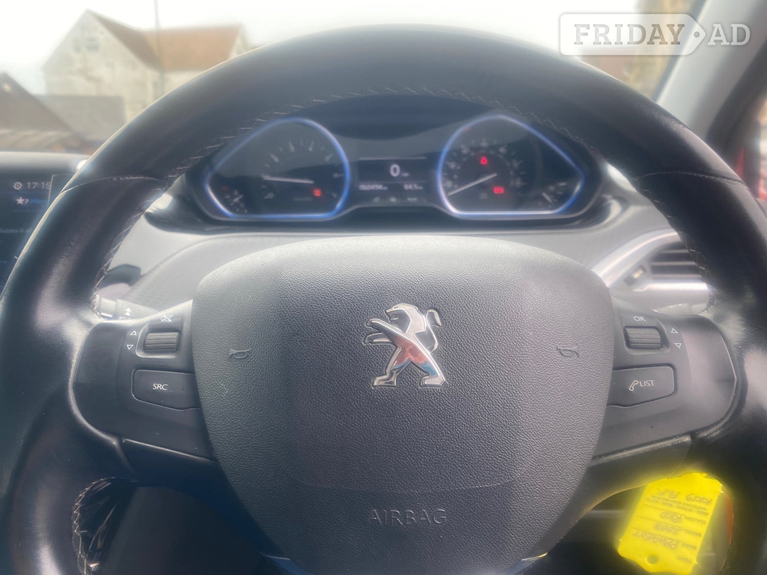 [ berth ]Peugeot 2008