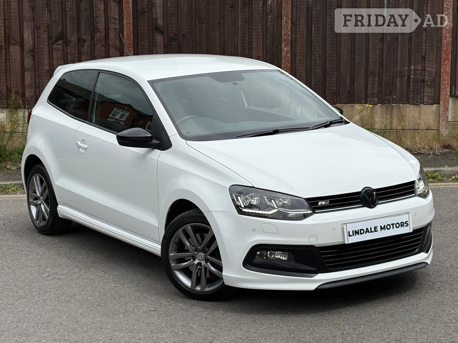 Volkswagen Polo 2016 in Oldham