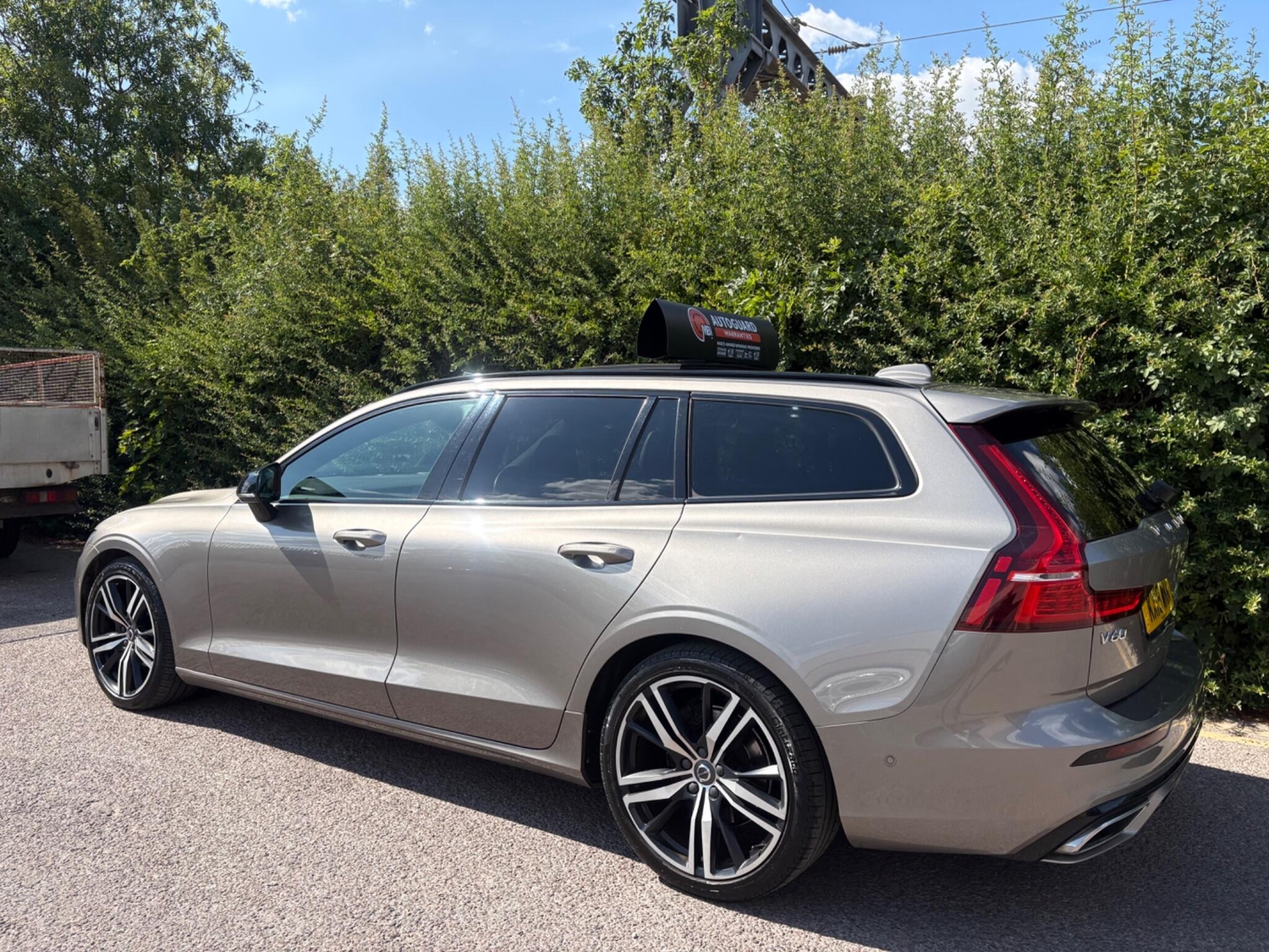 Volvo V60 2019 - Cars in Swindon