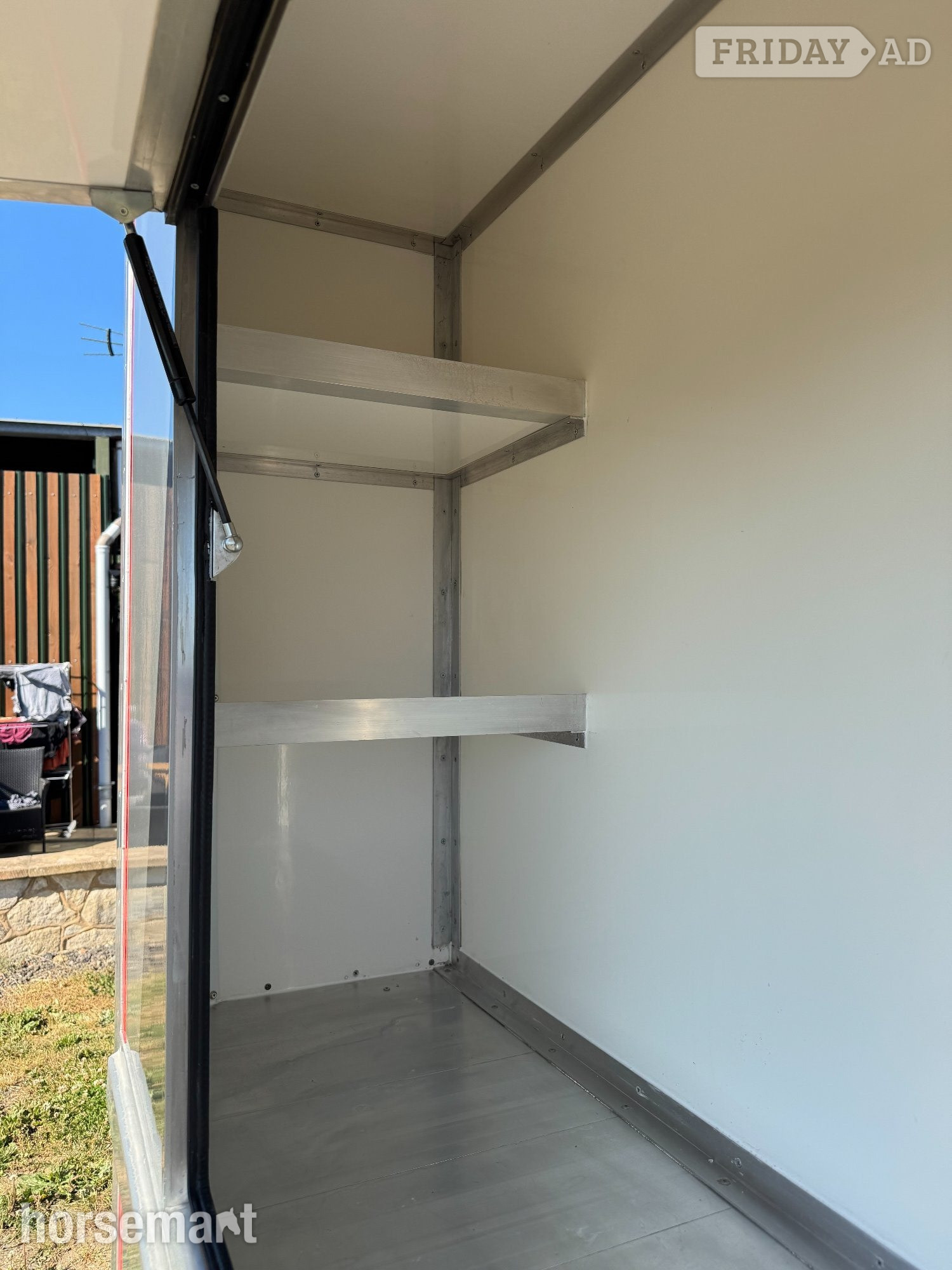Prime 2 horse forward facing, side ramp Iveco Horsebox - Trailers & Horseboxes in Rudgwick