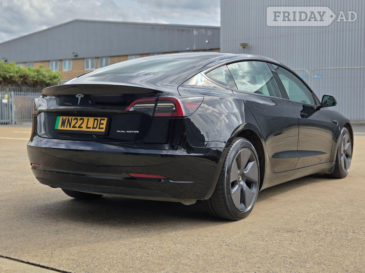 [ berth ]Tesla Model 3