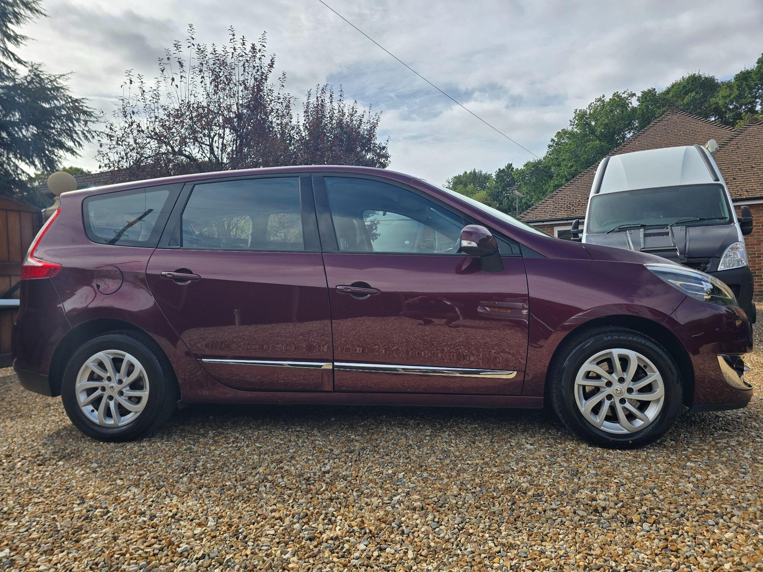 Renault Grand Scenic Aldershot