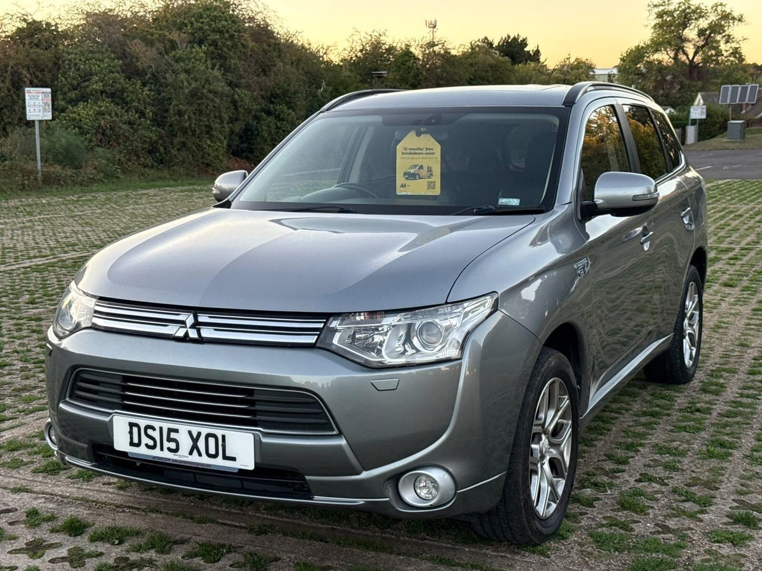 Mitsubishi Outlander 2015 - Cars