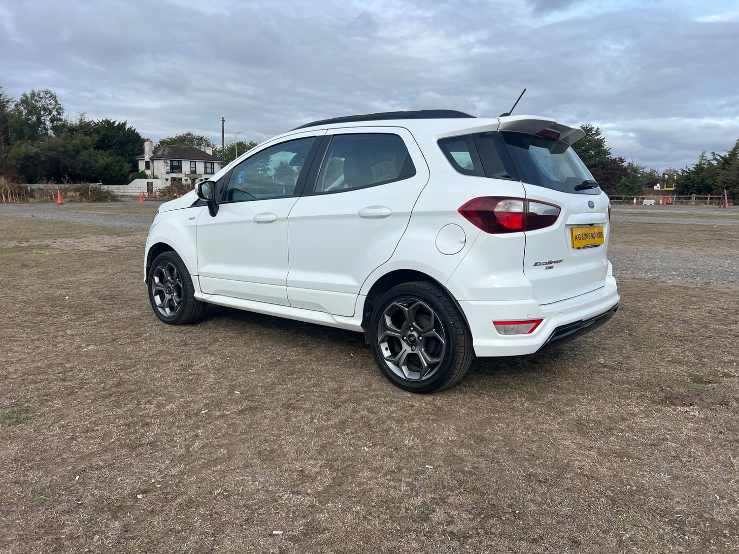 [ berth ]Ford Ecosport