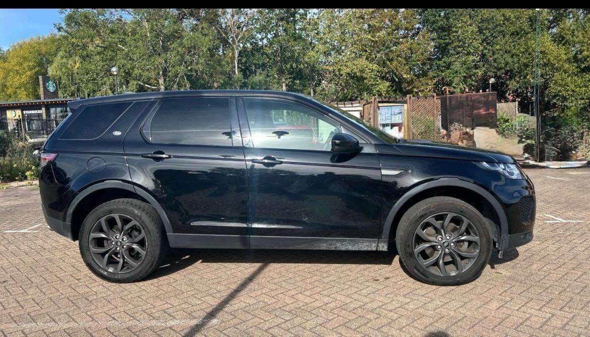 [ berth ]Land Rover Discovery Sport