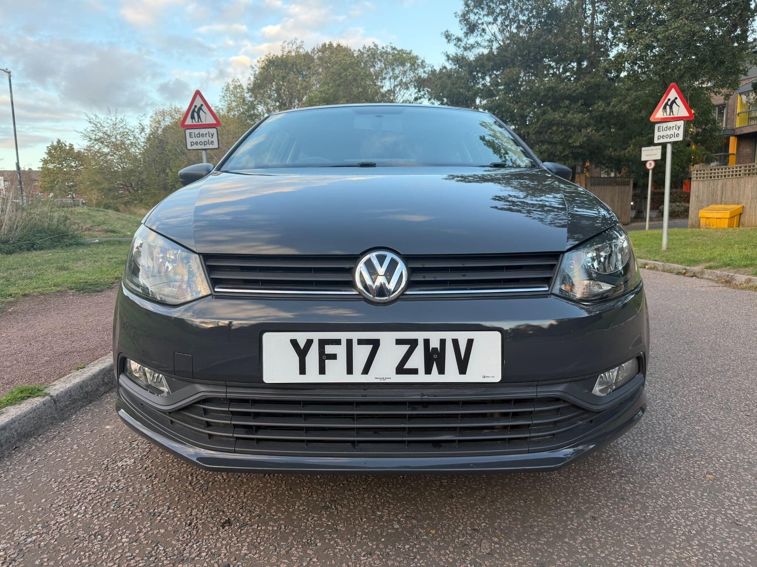 Volkswagen Polo 2017 - Cars in Hayes