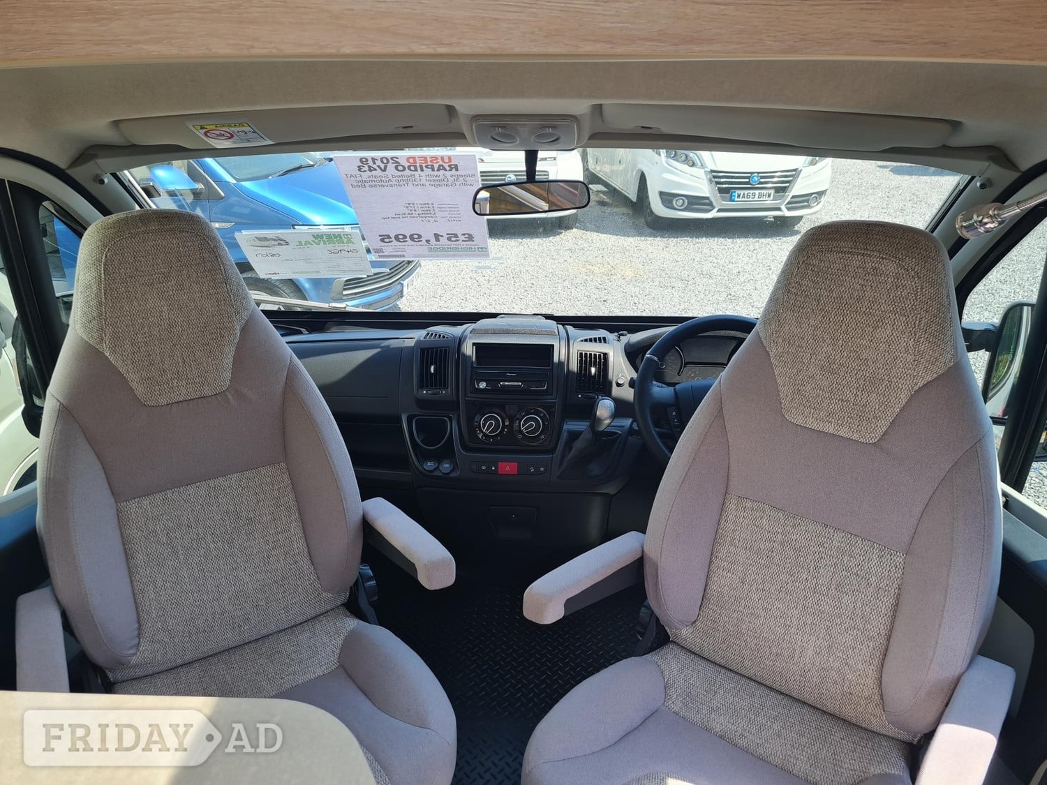 [3 berth ]Rapido Van Series V43