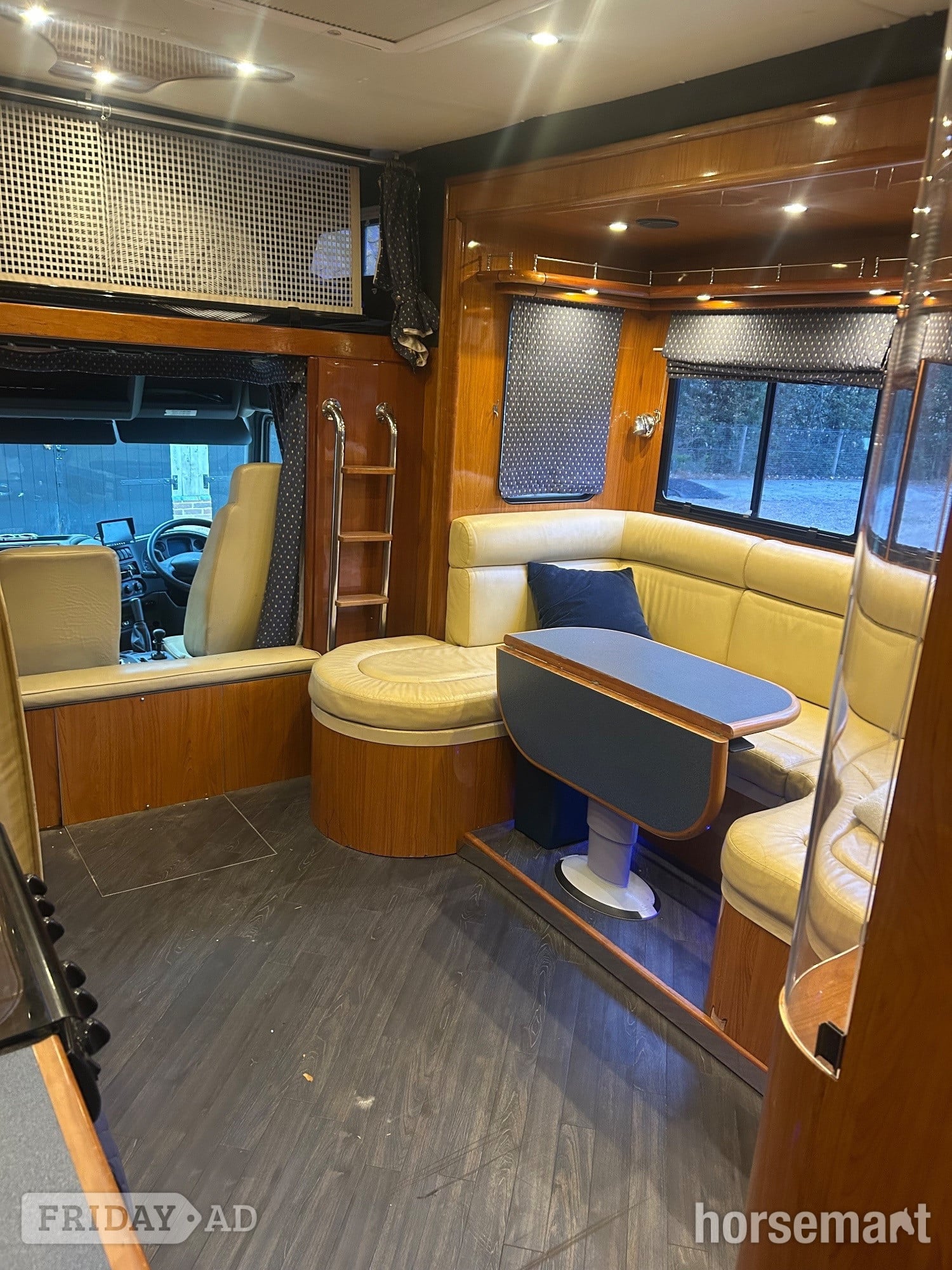 Oakley Supreme DAF Horsebox - Trailers & Horseboxes