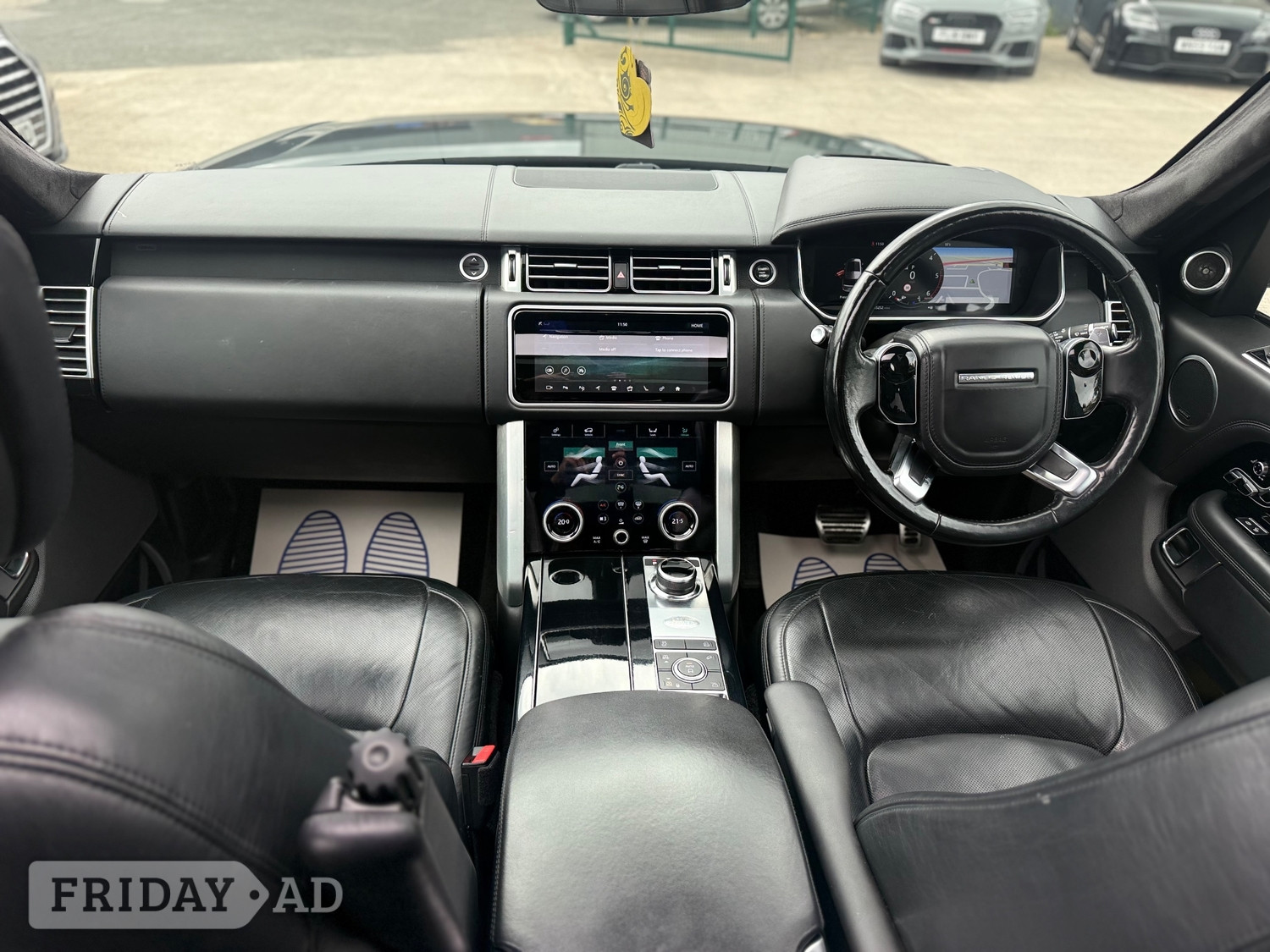 [ berth ]Land Rover Range Rover