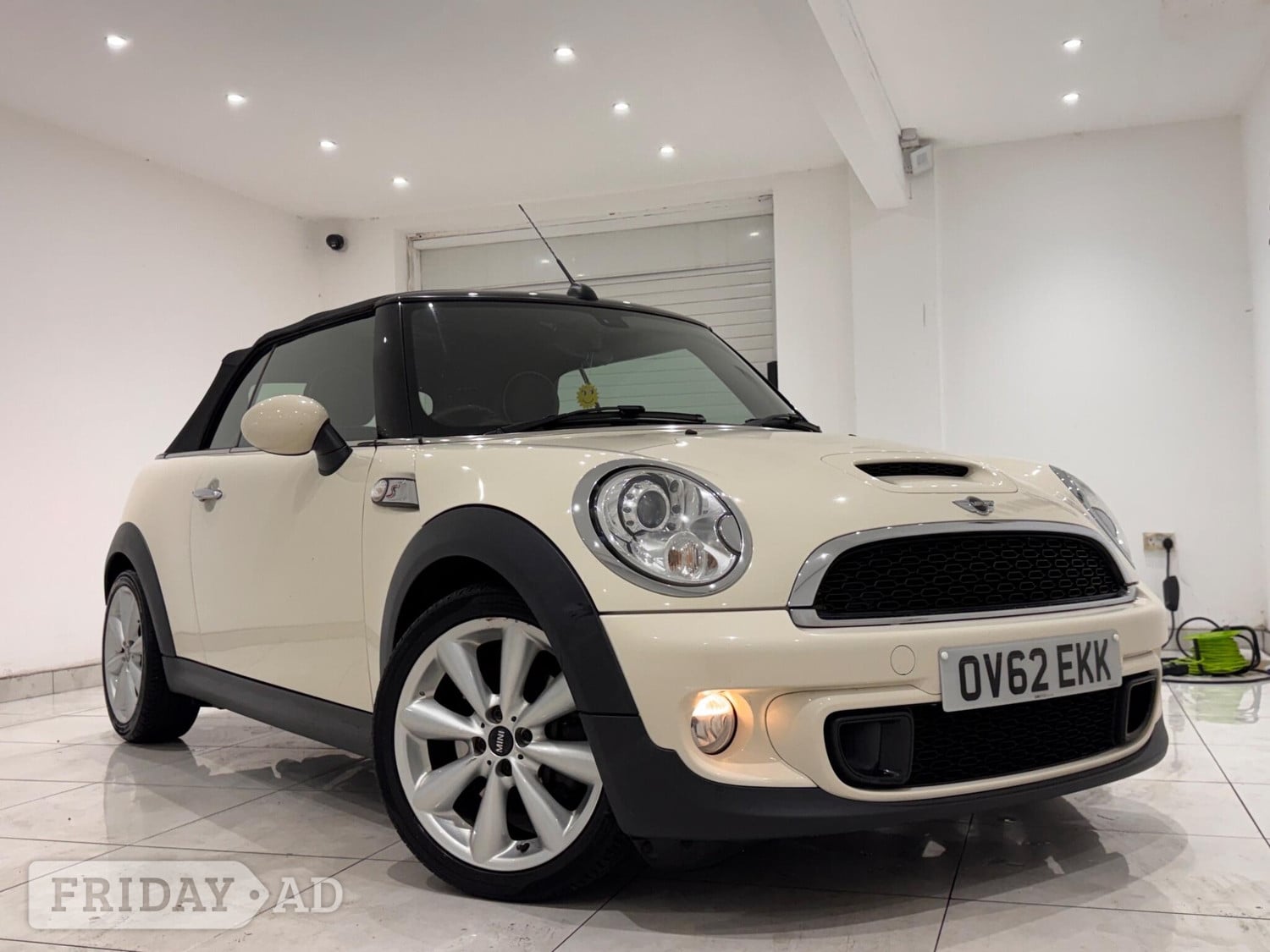 Mini Convertible 2012 in Hounslow