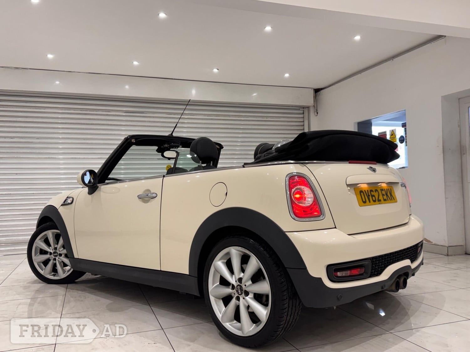 [ berth ]Mini Convertible