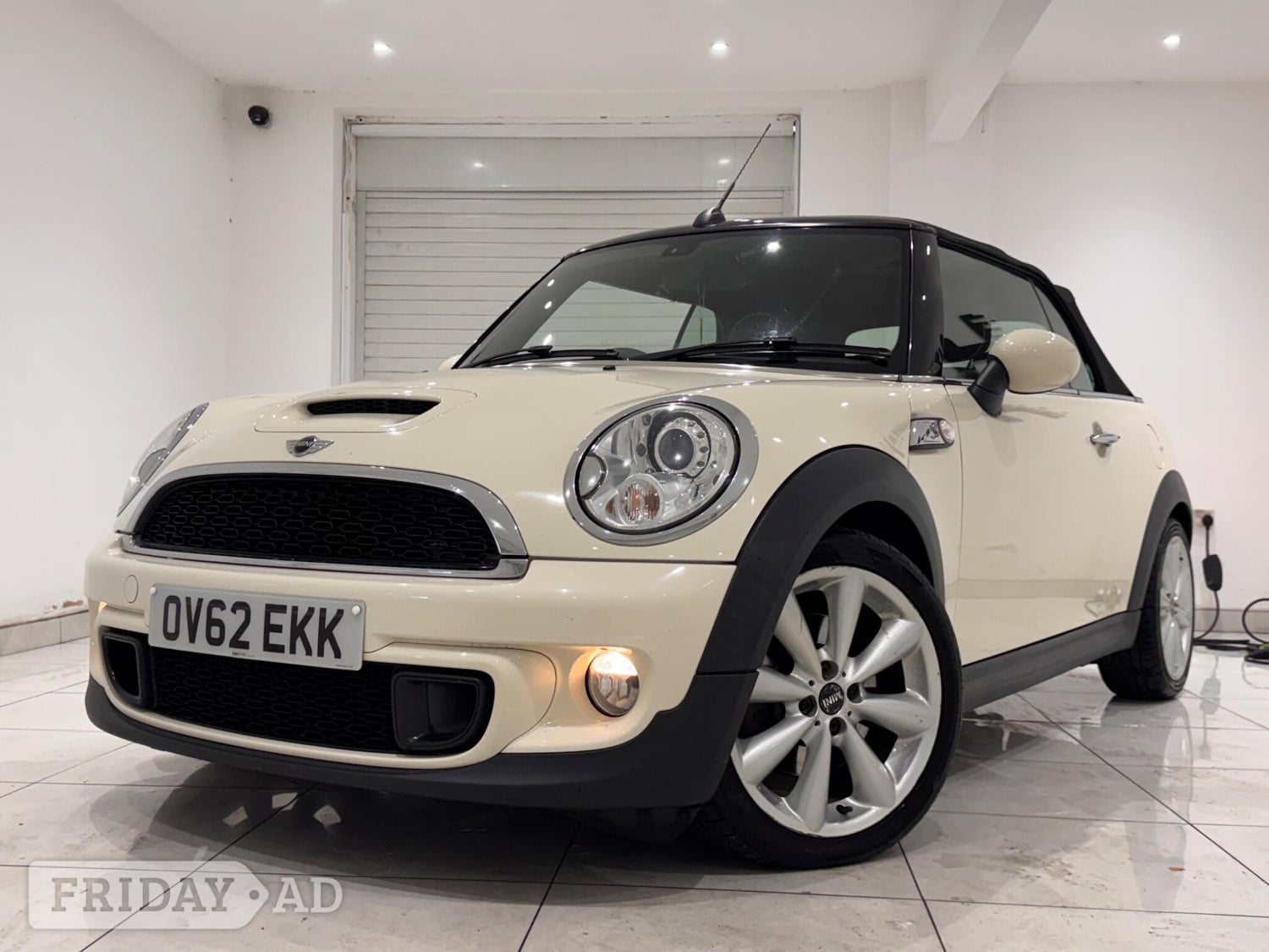 Mini Convertible 2012 - Cars