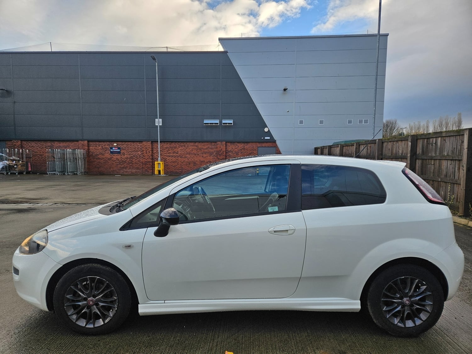Fiat Punto 2012 - Cars