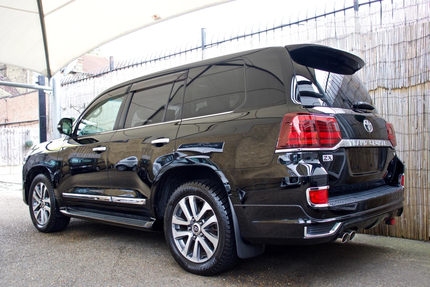 Toyota Land Cruiser 2017 - Cars