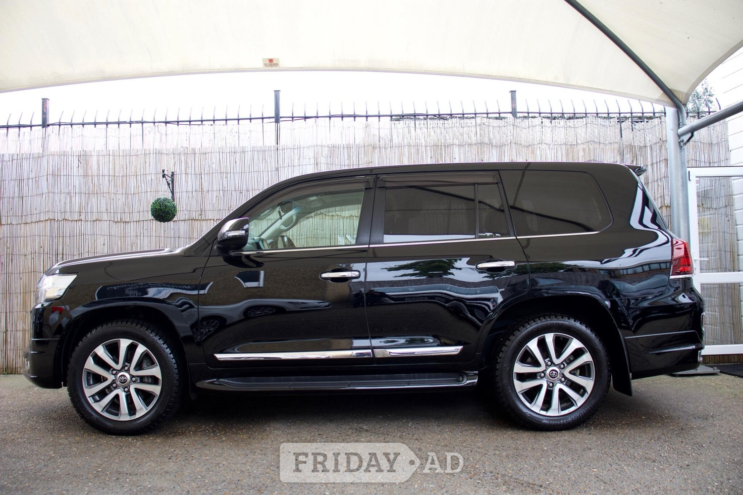 Toyota Land Cruiser 2017 - Cars in Chingford