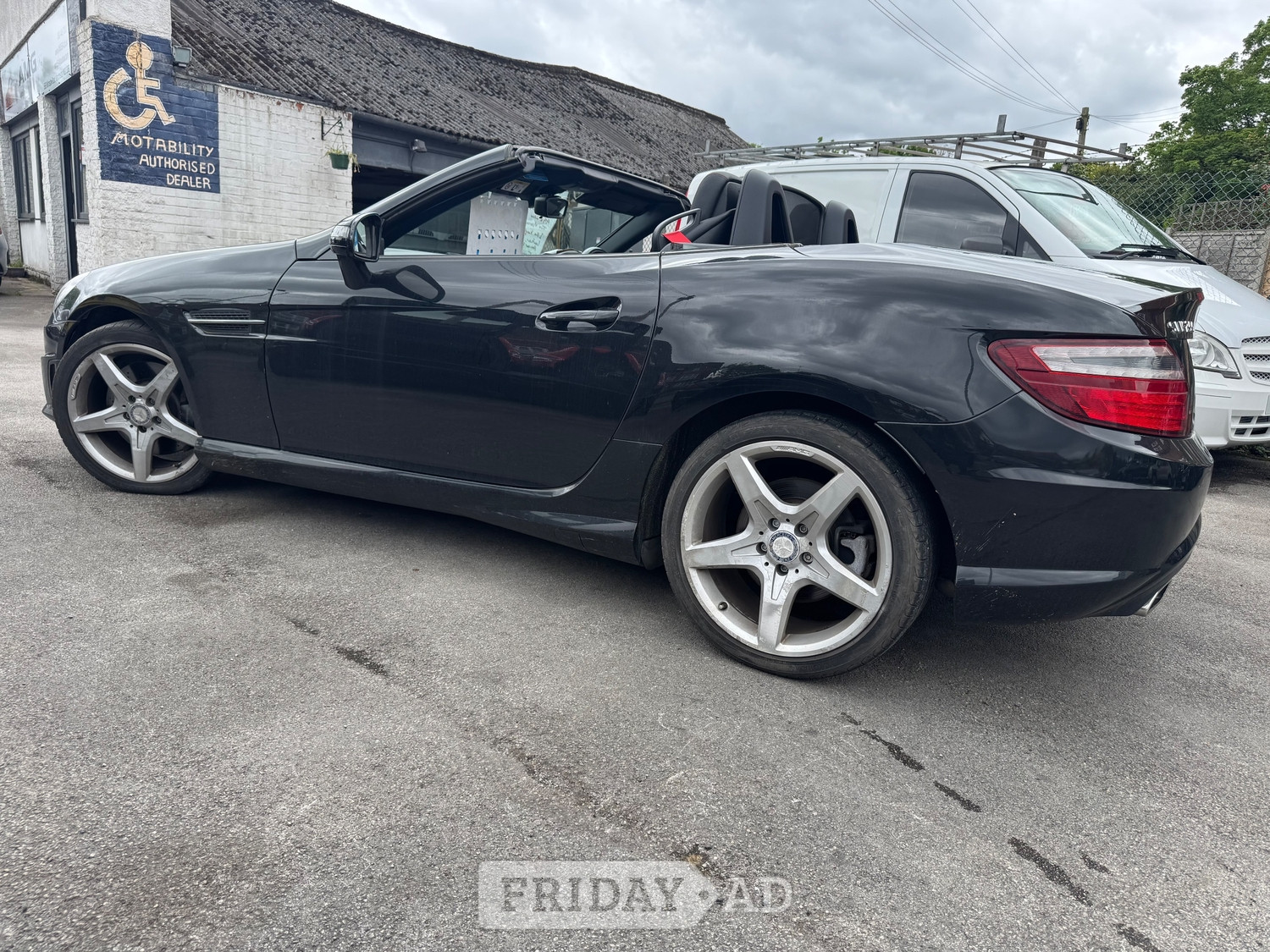 [ berth ]Mercedes-Benz SLK