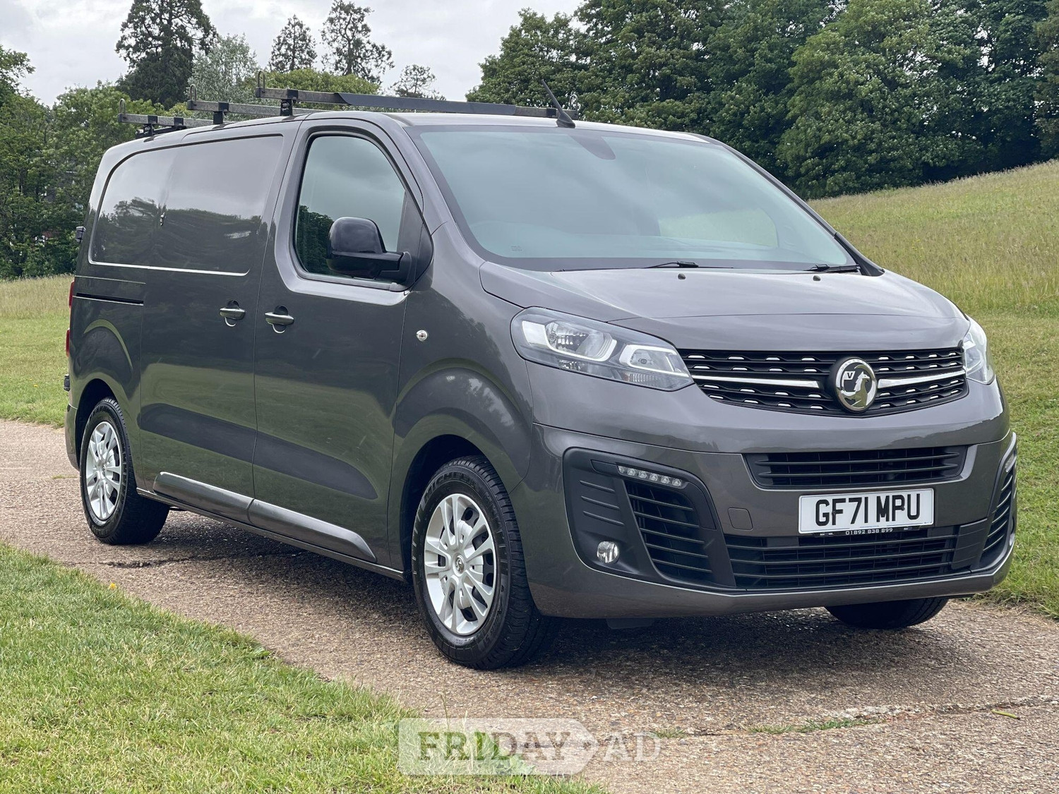 [ berth ]Vauxhall Vivaro