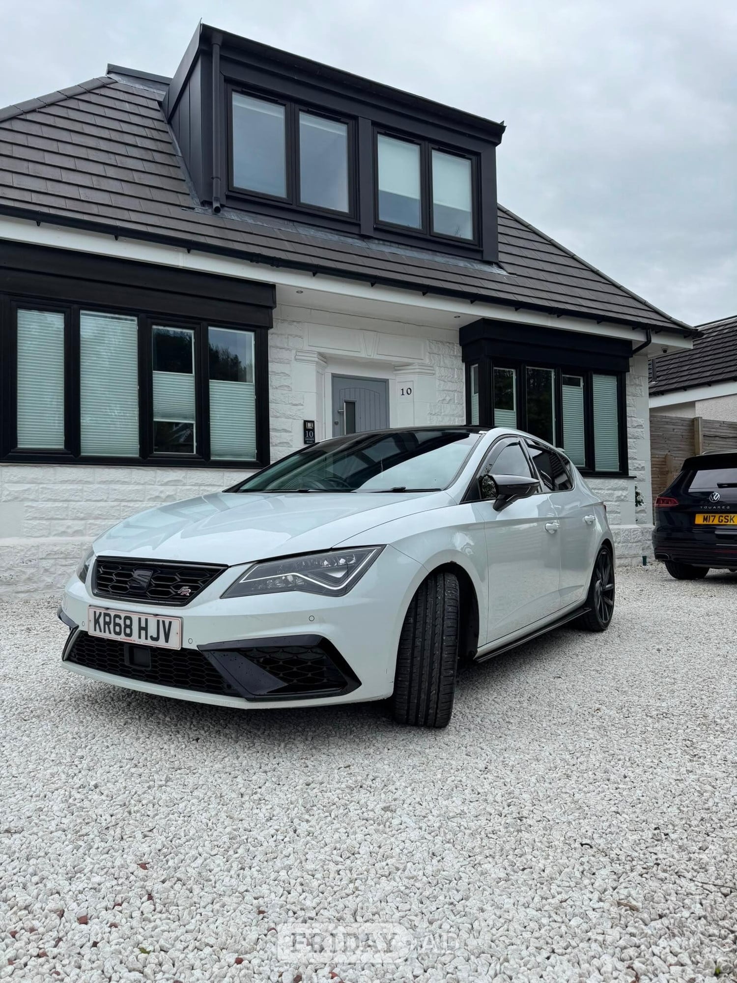 [ berth ]SEAT Leon