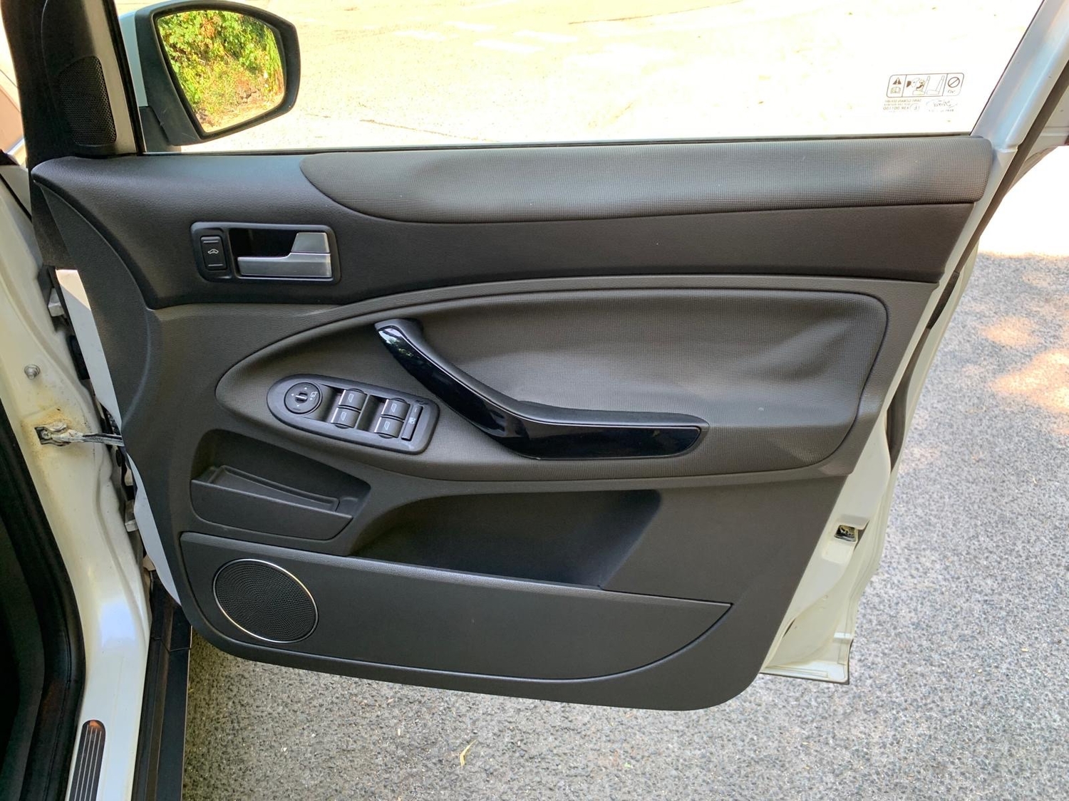 [ berth ]Ford Kuga