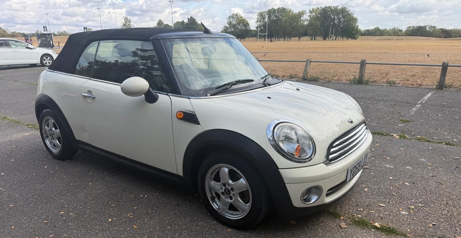 Mini Convertible 2009 in Barking