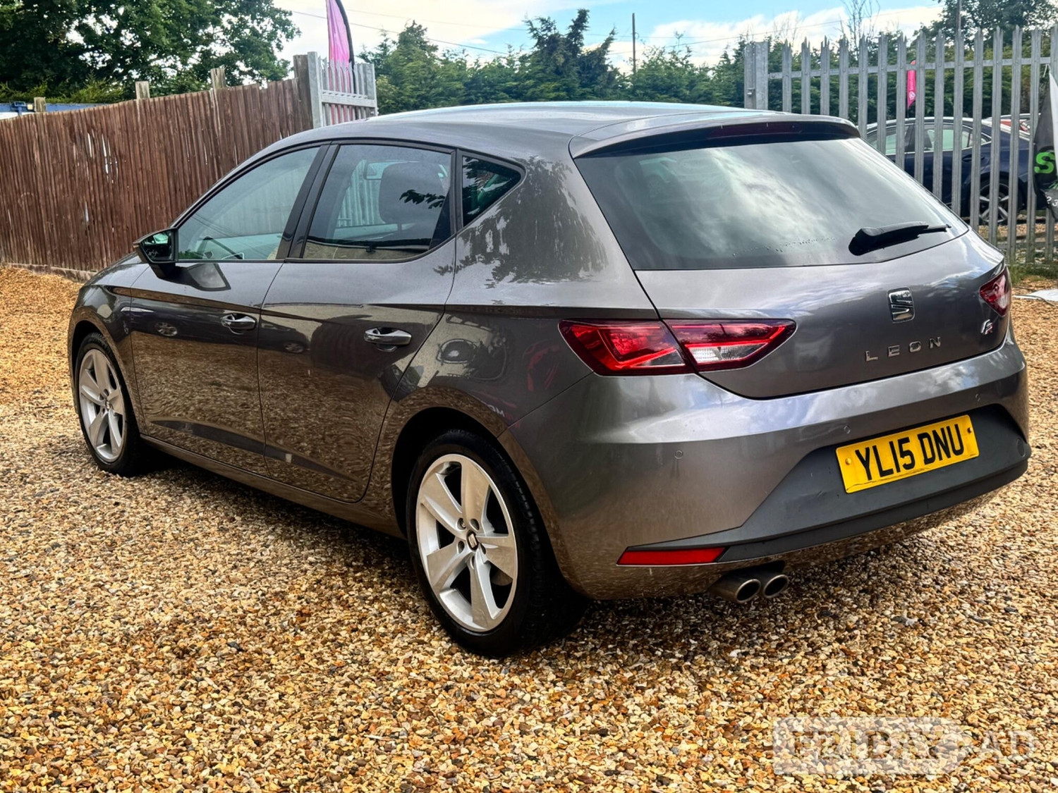 SEAT Leon 2015 - Cars in Shefford