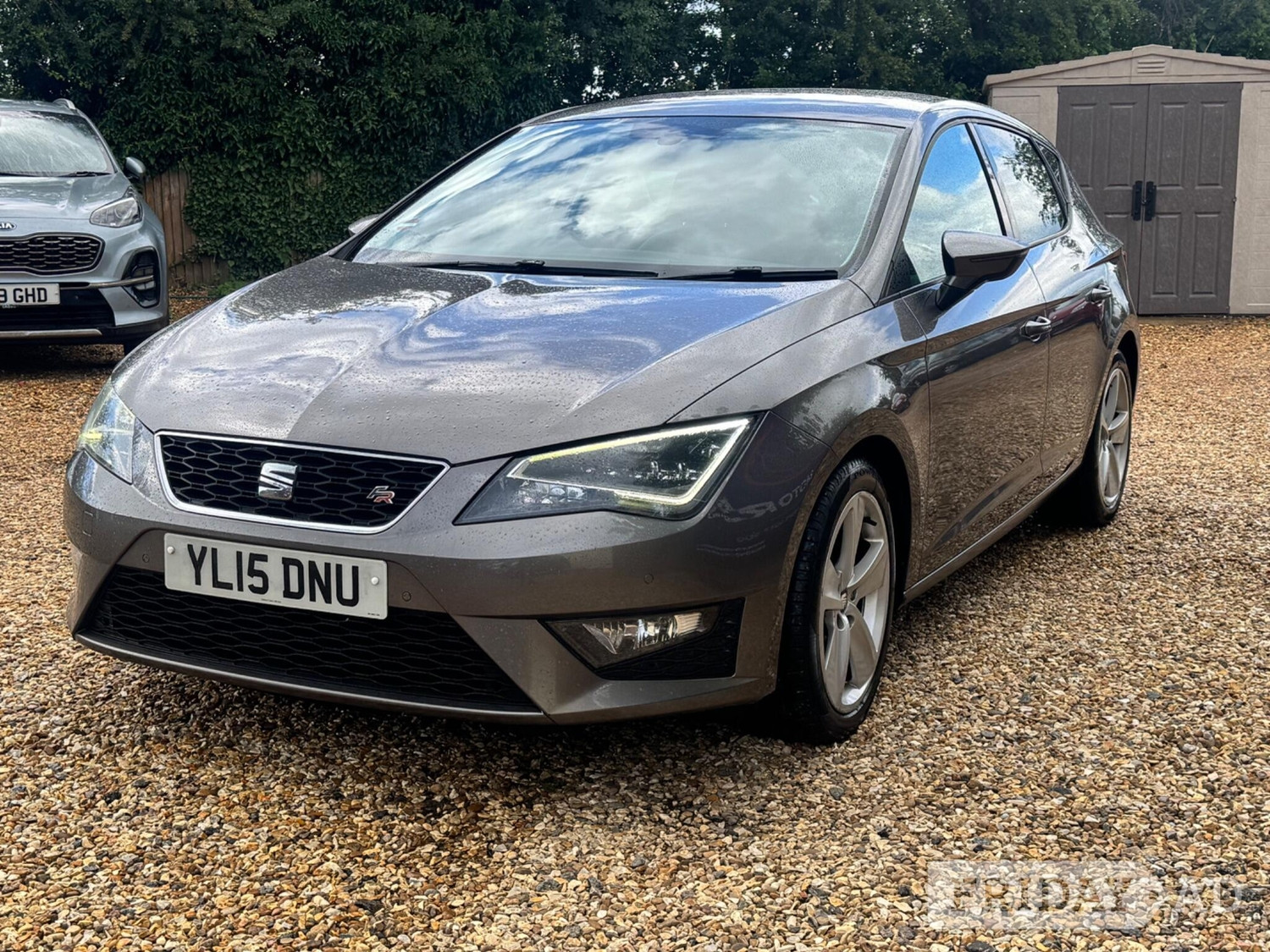 [ berth ]SEAT Leon