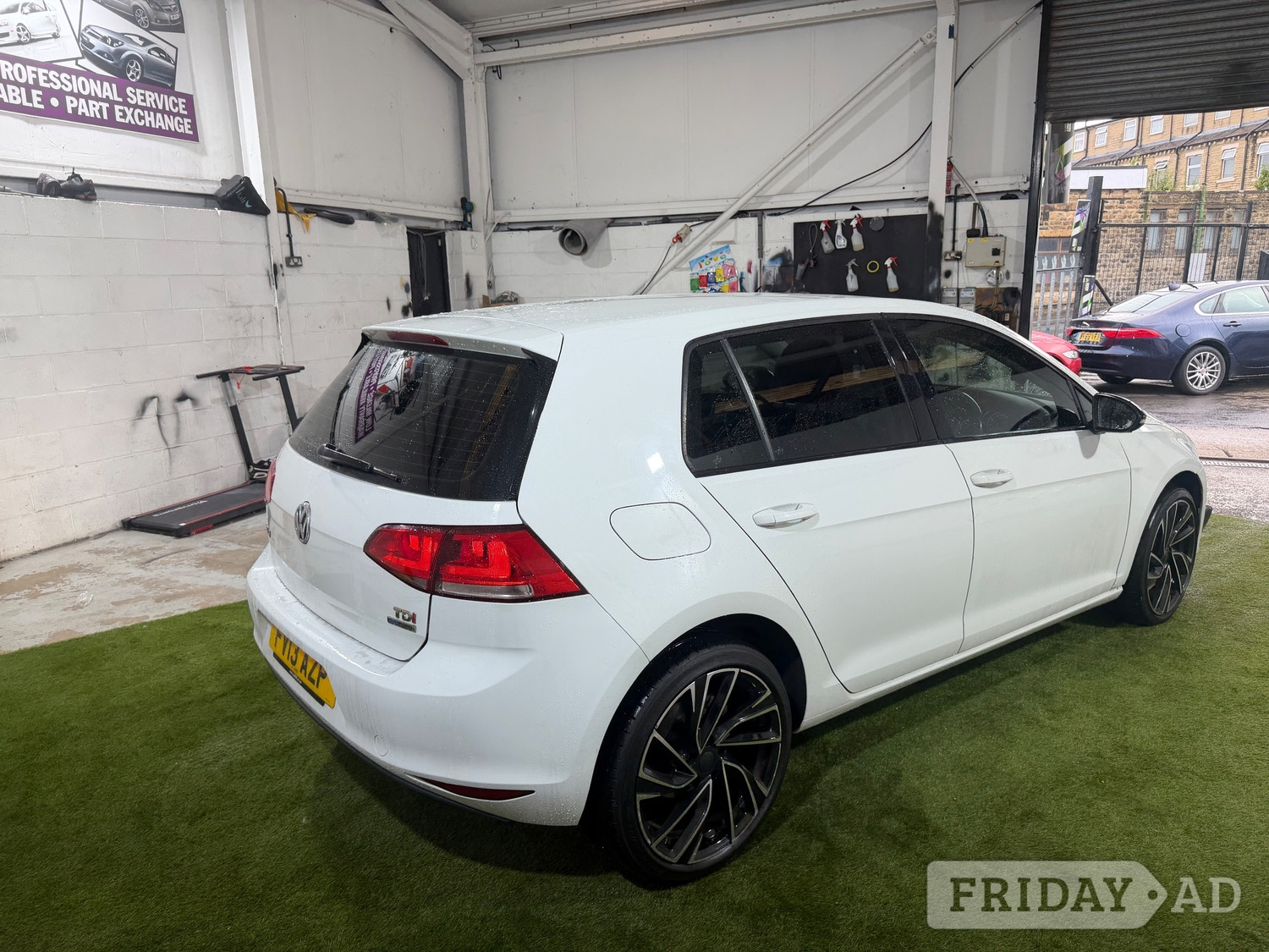 Volkswagen Golf 2013 - Cars