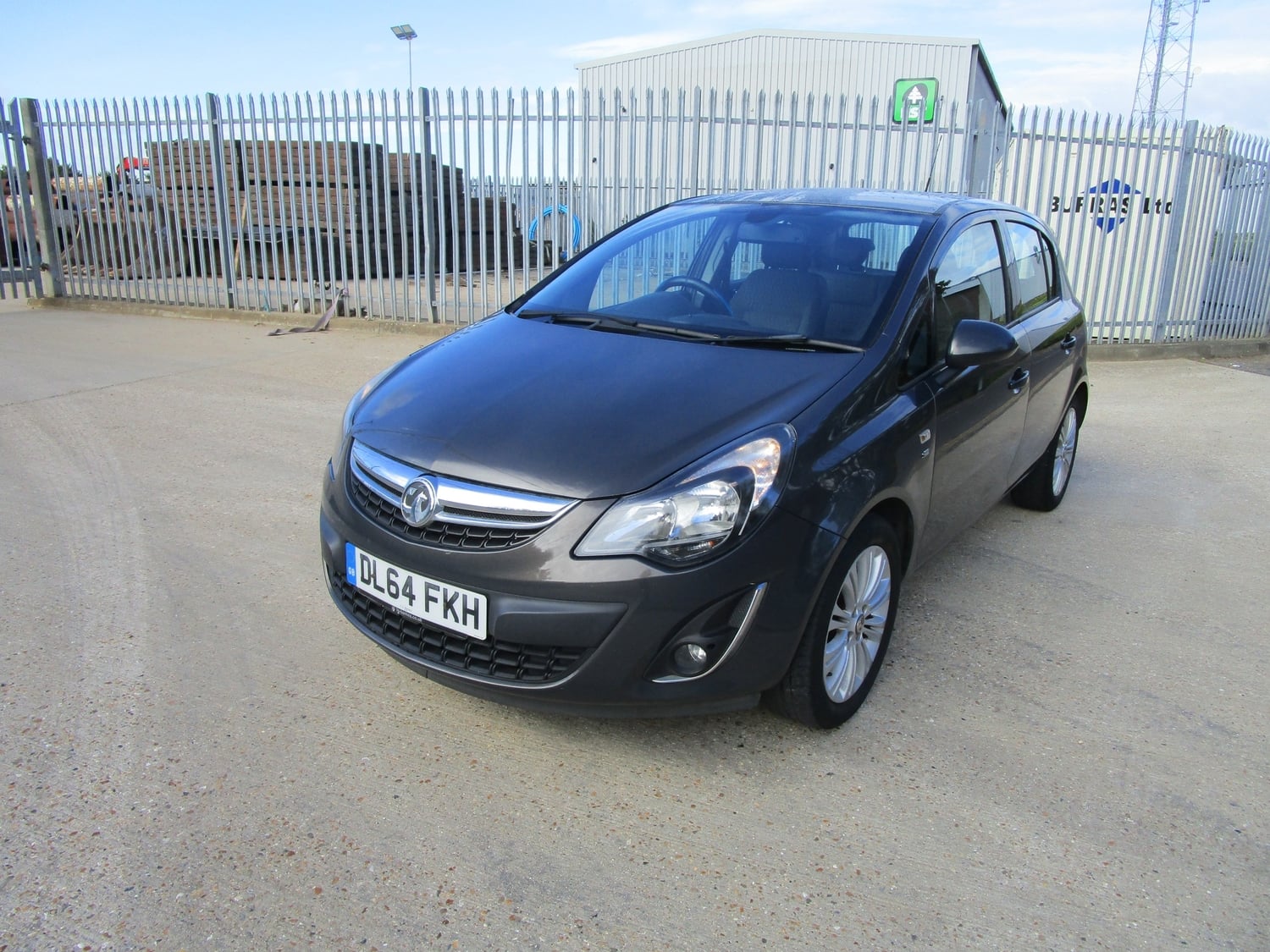Vauxhall Corsa 2015 - Cars in Portsmouth