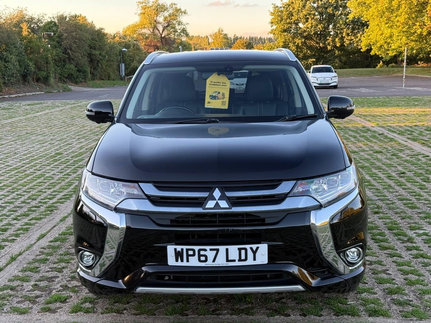 Mitsubishi Outlander 2017 - Cars in Swanley