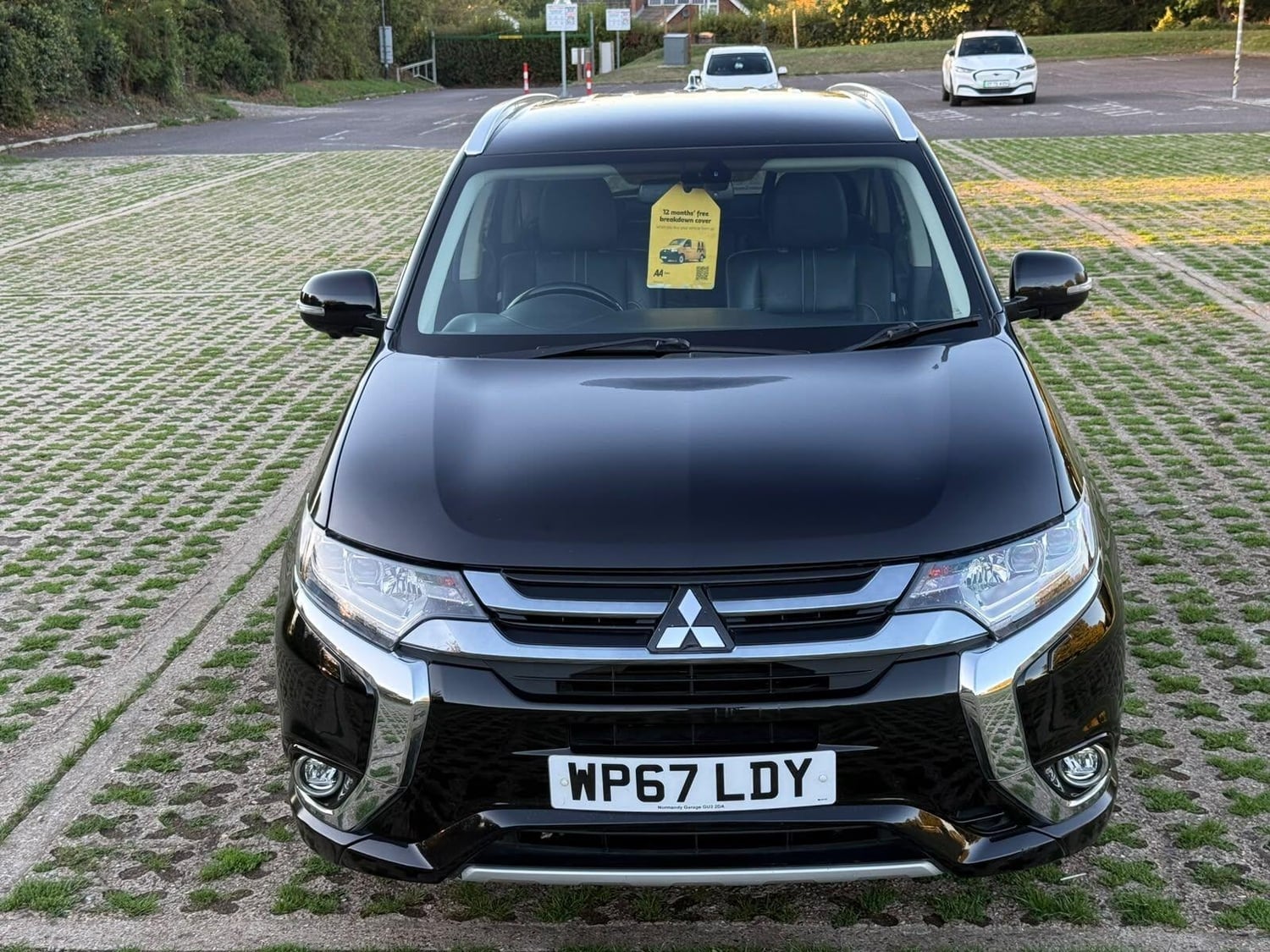 Mitsubishi Outlander 2017 - Cars