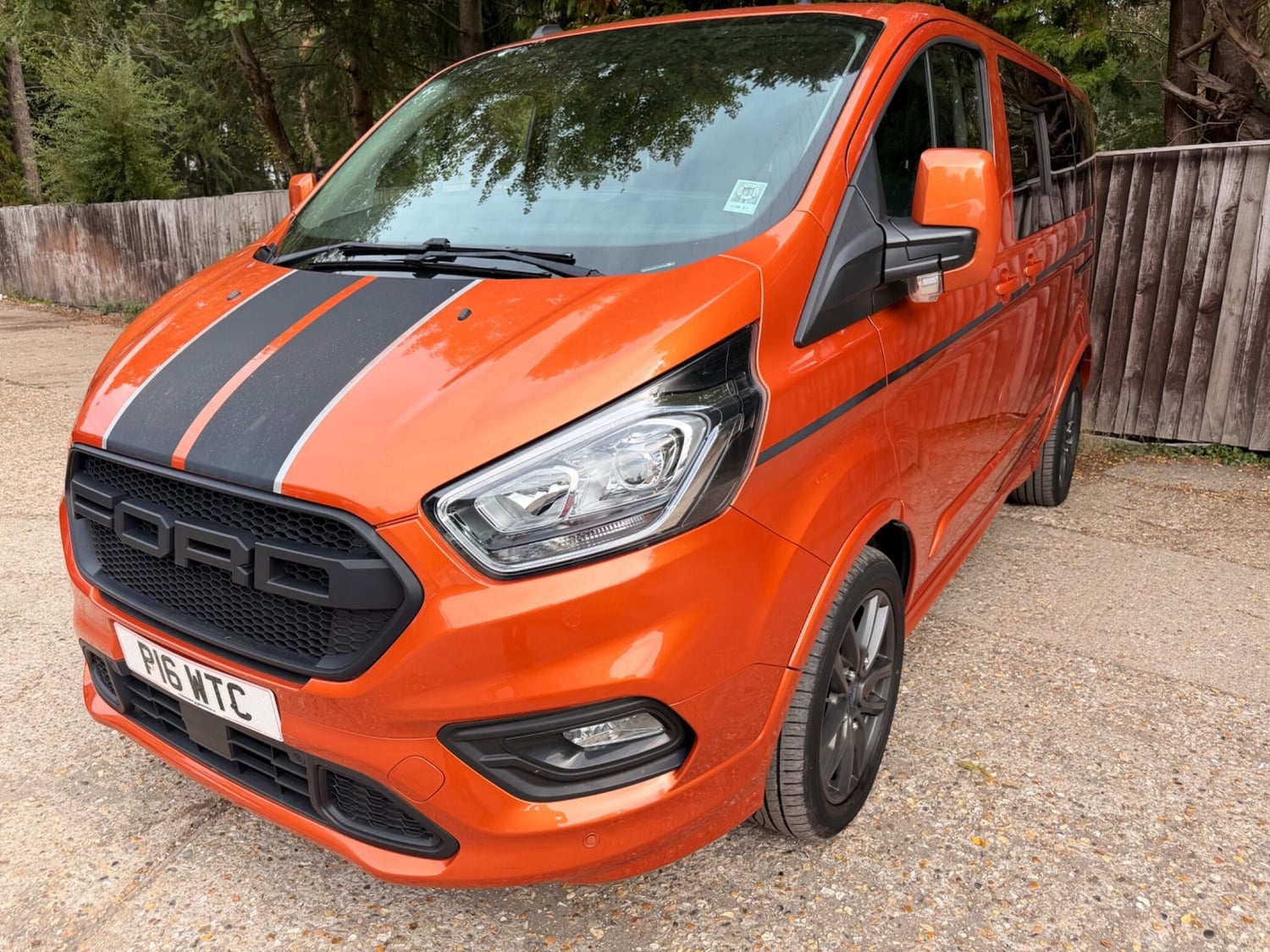 [ berth ]Ford Transit Custom