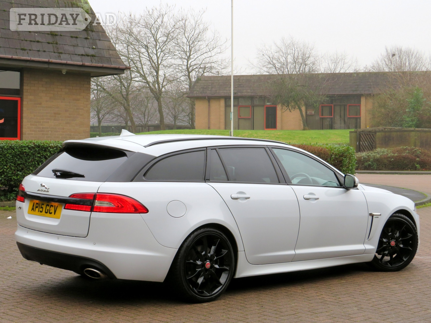 [ berth ]Jaguar XF