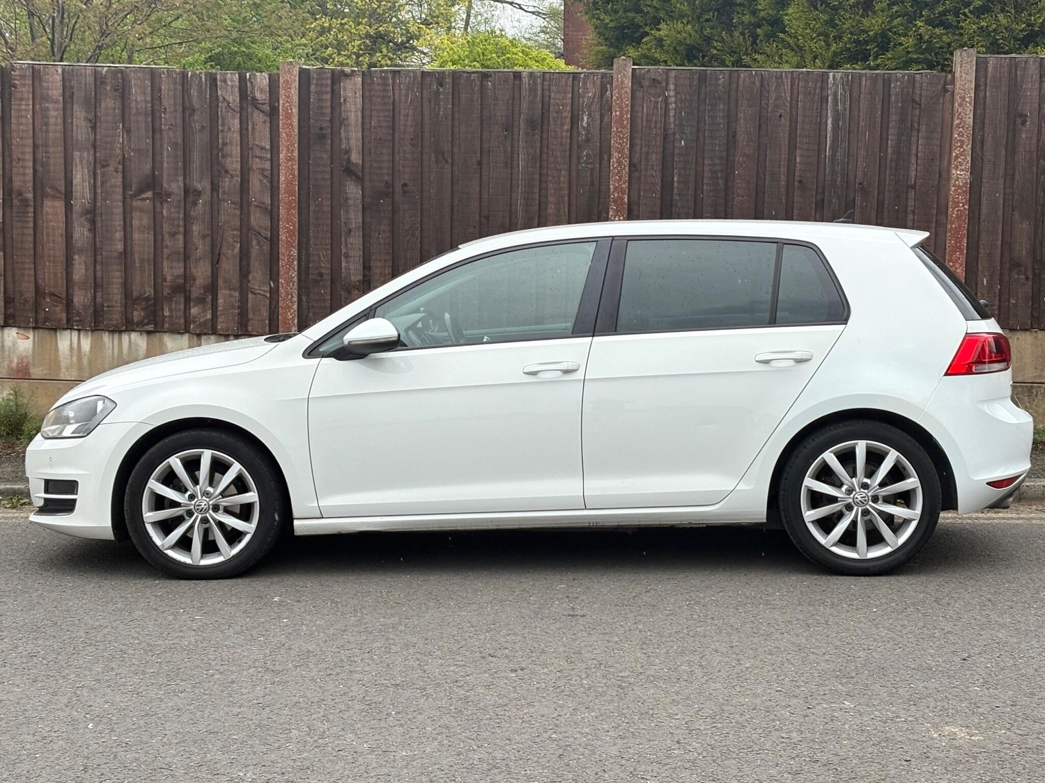 Volkswagen Golf 2013 - Cars