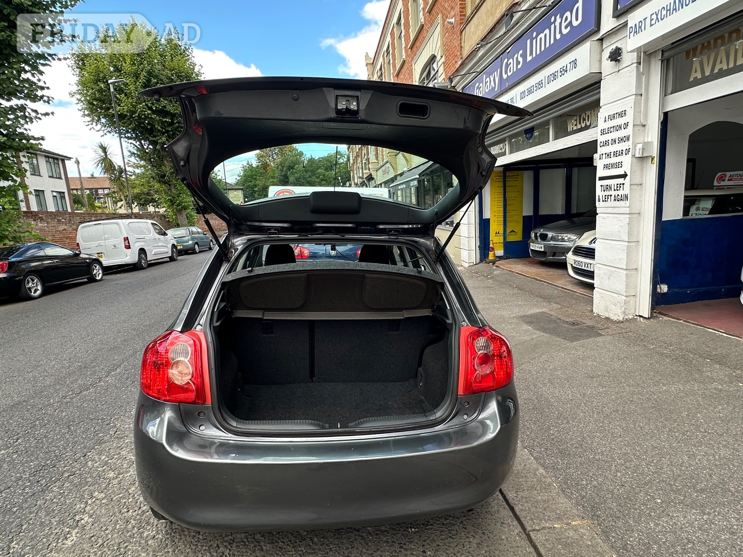 Toyota Auris 2009 - Cars in Sutton