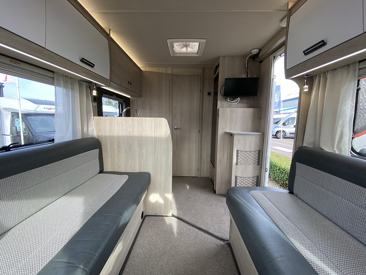 [2 berth ]Auto-Trail F-Line F60