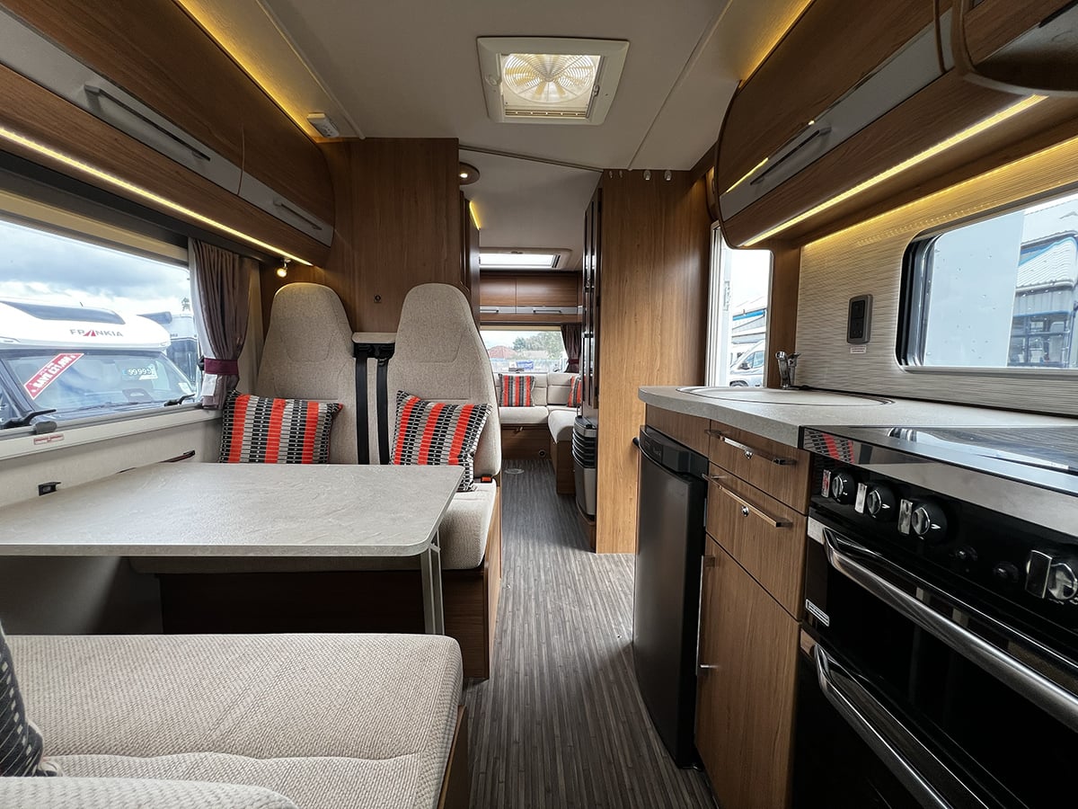 Auto-Trail Apache 700 Newark