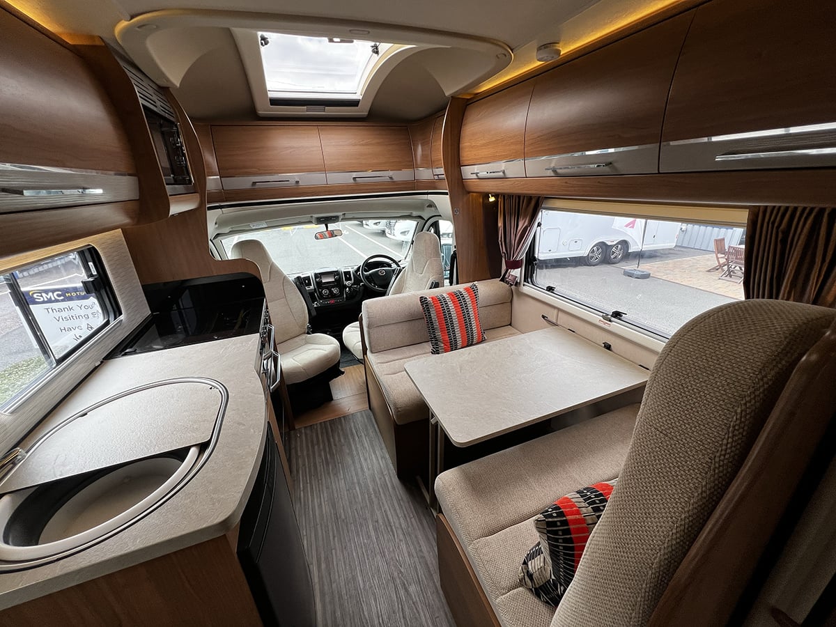 Auto-Trail Apache 700 2015 for sale - Motorhomes & Caravans