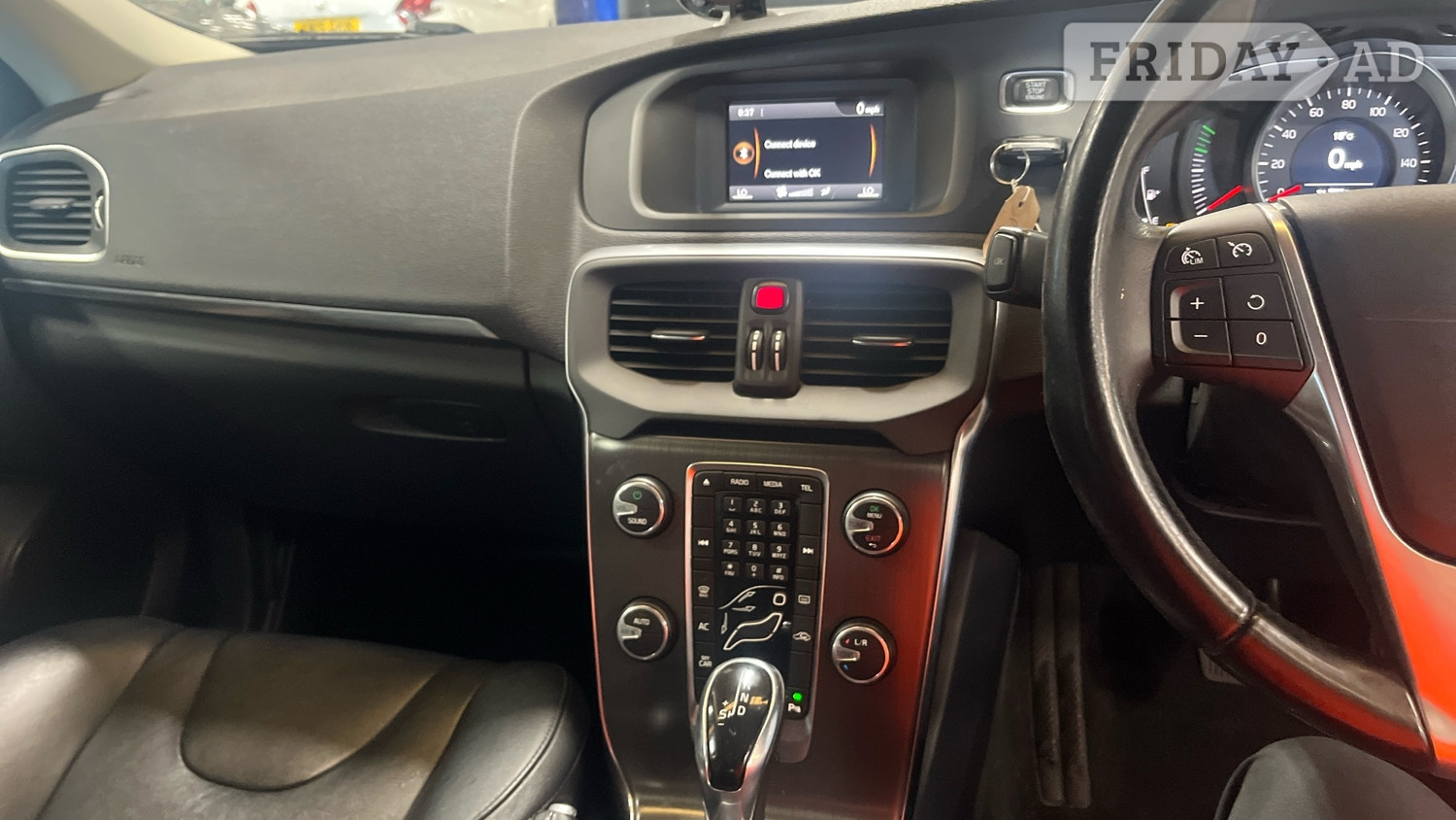 Volvo V40 2015 - Cars in Hillingdon