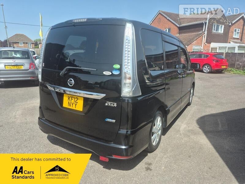 Nissan Elgrand 2012 - Cars