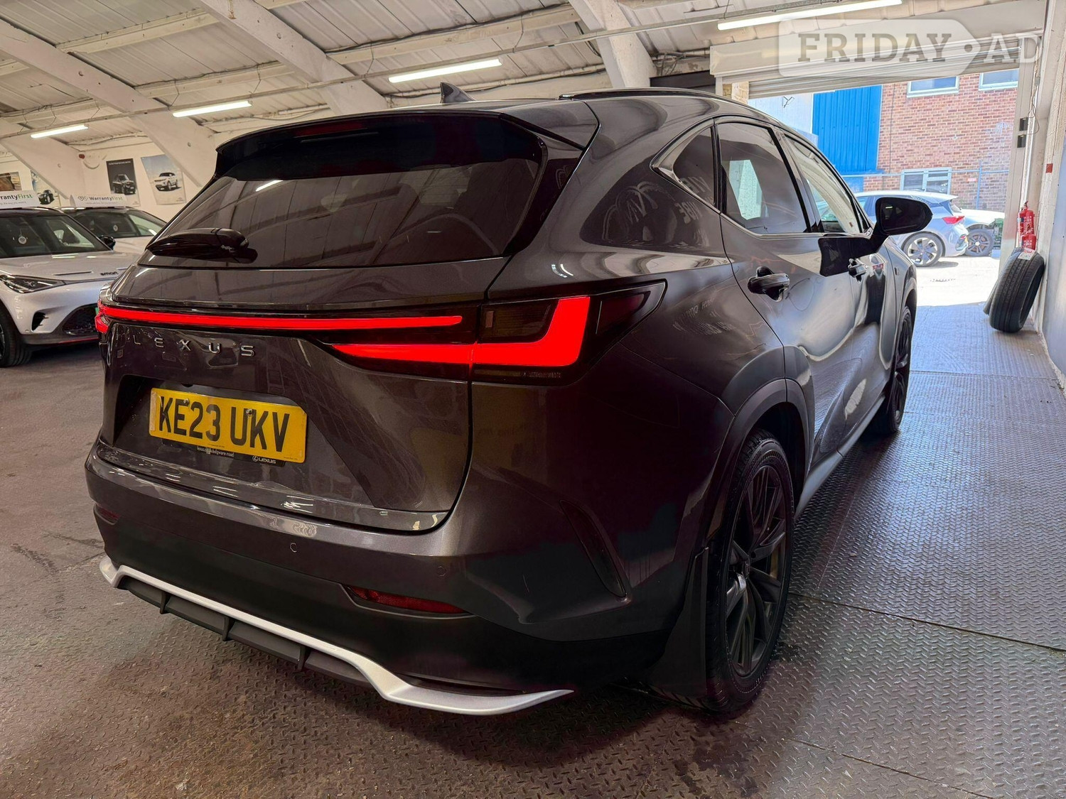Lexus NX 2023 - Cars
