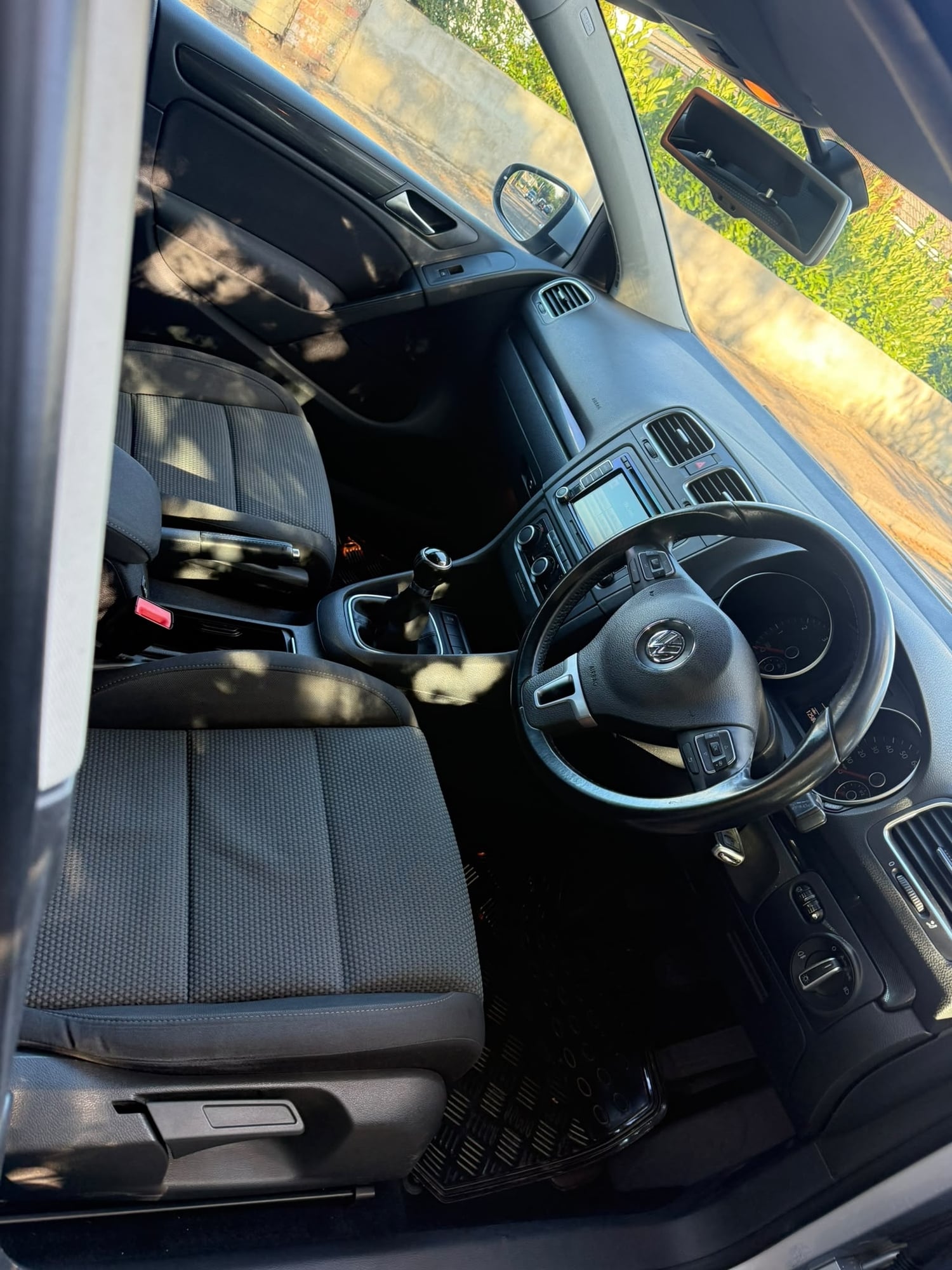 Volkswagen Golf 2012 - Cars