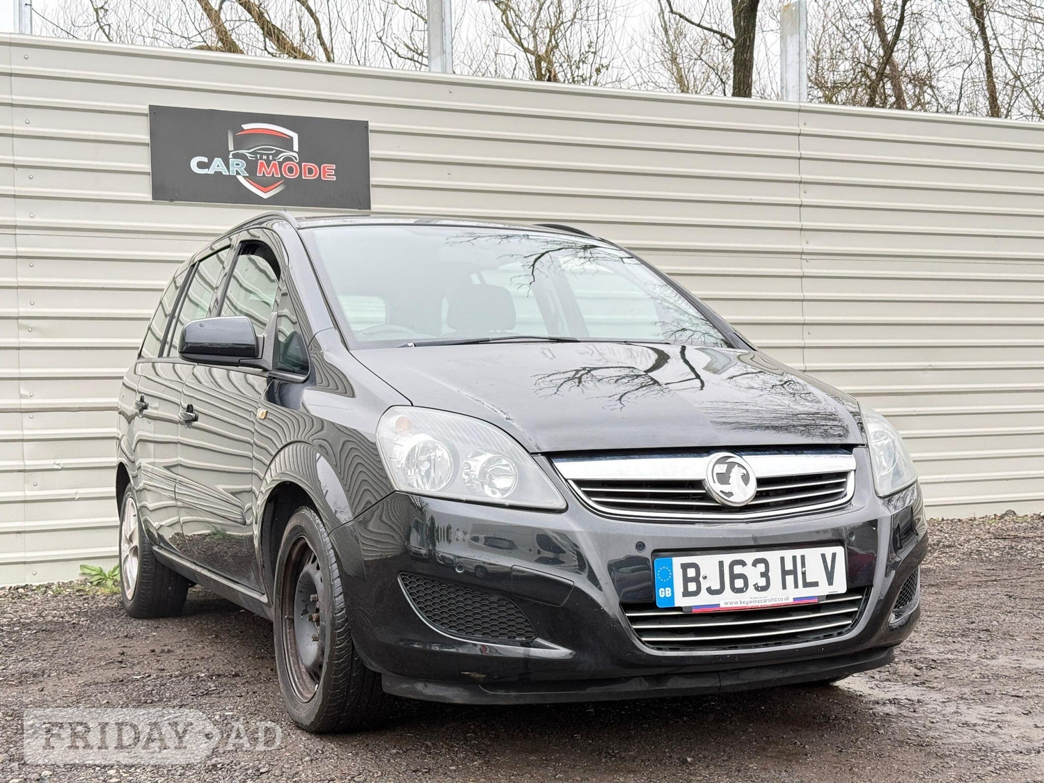 Vauxhall Zafira 2013 in Hillingdon