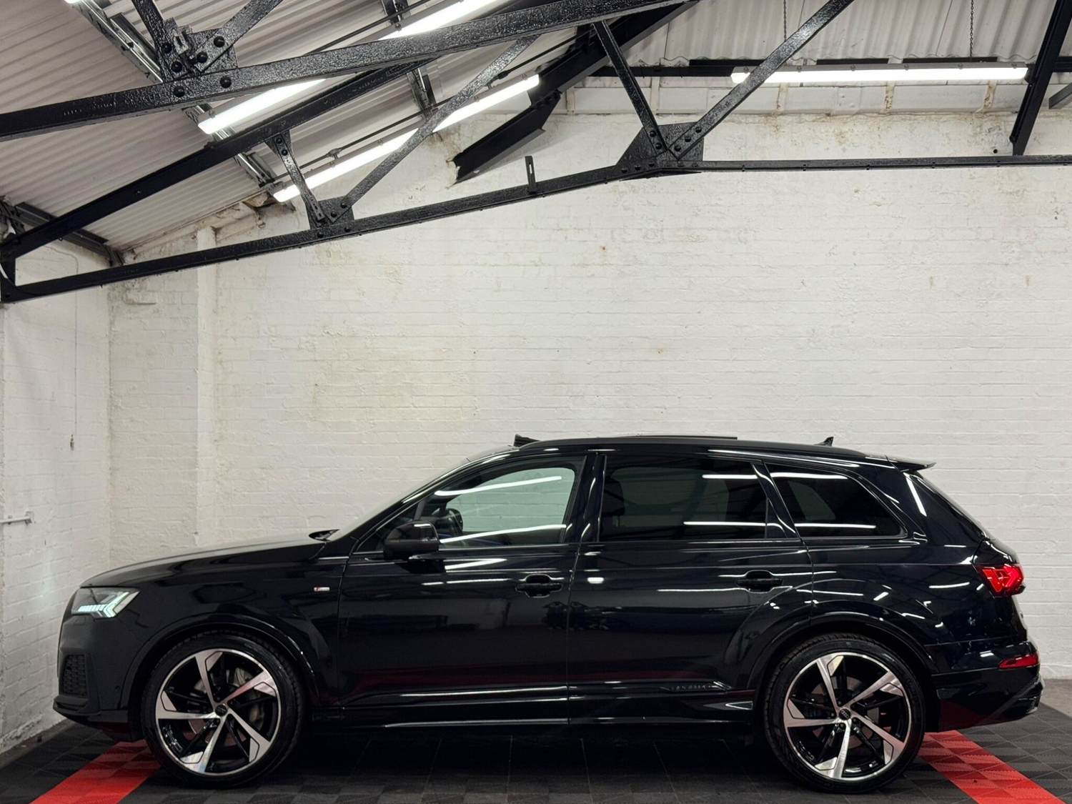 Audi Q7 2021 - Cars