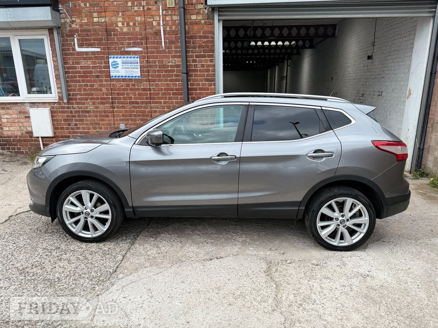 Nissan Qashqai 2016 - Cars in Preston
